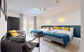 Stylish Studios Near Regents Park!